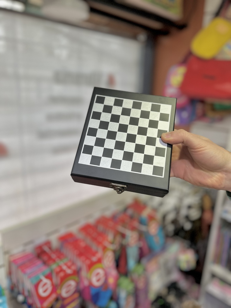 SET DE ACCESORIOS VINO + AJEDREZ CAJA MADERA (J24618)